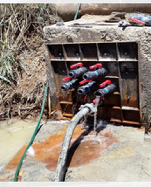 Valve manifold assembly for a mine water reticulation line